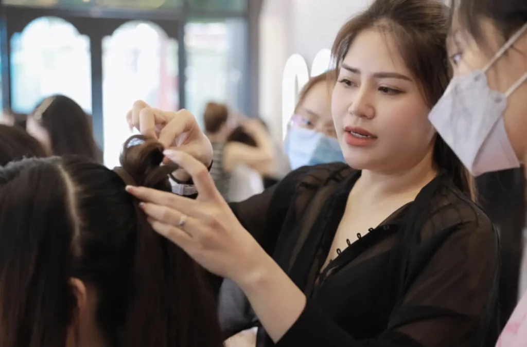 lớp nền bị loang khi ra mồ hôi Phuong Ly Makeup  